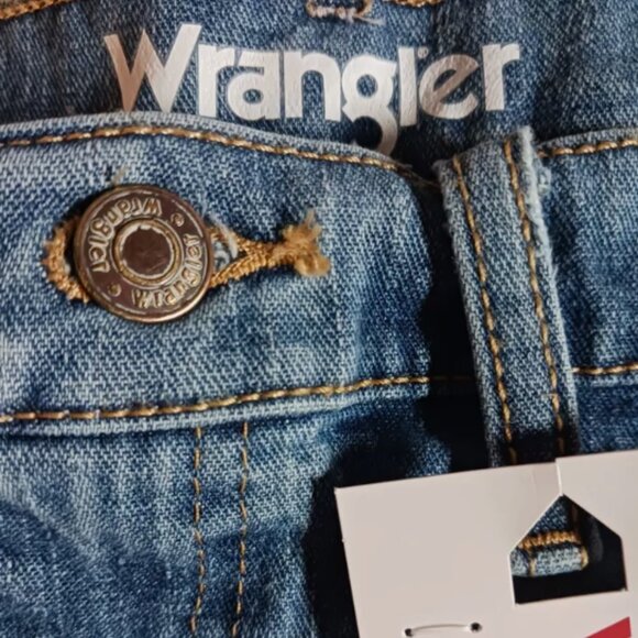 Wrangler Free To Stretch Denim Jeans Shorts Mens Size 46 Medium Wash 10" Inseam - Picture 7 of 8